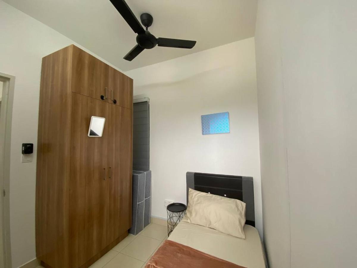 Alanis D'Semporna Homestay Sepang Esterno foto